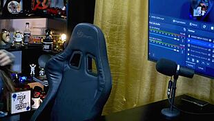 ruan flashes his cock at tipsy belinha and she drools with lust in the podcast pépum no barraco, what would you do in his place