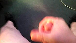 i'm so damn horny solo right now