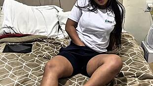 Aluna famosinha leaks her tight pussy getting fucked by mature man.