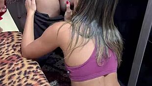 Devoção total: casada implora por pauzão na cama do corno