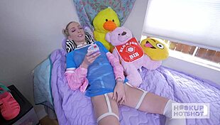 zoe parker doggy slut eats hookup jizz 💦