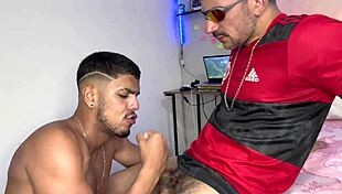 essa putinha latina me olhava tanto que fodi seu cu interracial sem parar