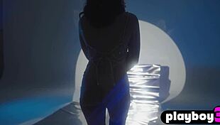 whoa my big tits teen body looks stunning posing like this