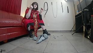 whoops i didnt mean too but giantess empress crushes that star destroyer hard!!