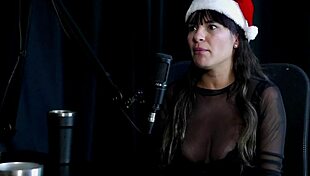 ficou fora do país fetiche não lhe dá prazer se divertiu fazendo ballbusting e perdeu a virgindade nova