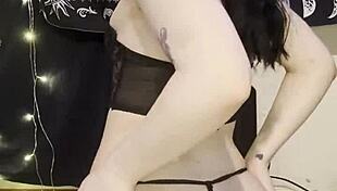 Goth Petite Teen's Fat Ass Twerk Shakes Juicy Curves for Your Hungry Eyes