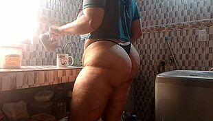 madura here super horny my fat ass craves thick cock i rub juicy pussy hard