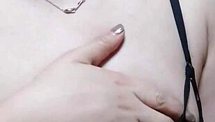 【粉墨人生】Saucy Saleswoman Strips Bare for Boss's Evening Webcam Seduction