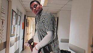 BIG 18CM COCK PATIENT JERKS OFF FOR SEXY NURSE IN HOSPITAL GLOVES