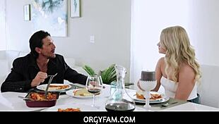 strict stepdad punishes stepdaughter's pussy in family orgy! 😈🍆