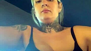 Gym girl watched by fit woman gets soaking wet pussy dripping legs