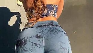 Cousin In Tight Big Ass Leggings Tempts Hard!