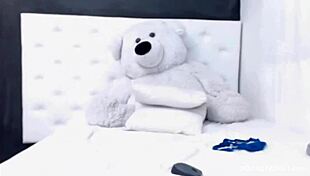 Awesome cute teen takes huge cumshot in mouth after pickup!