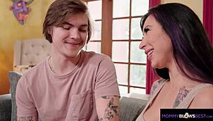 omg my hot big tittied neighbour came over to suck my cock 😍💦