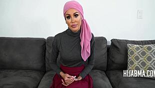 Therapist drops hijab rides Tommy's cock wild 😘🧕