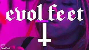 even when i'm smoking i can't stop licking your sexy toes