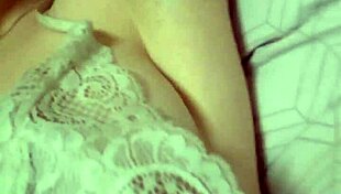 oh man elza's armpits got me worshipping every damn inch so beautiful and sweaty ugh