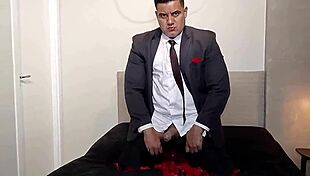 Yuri gaúcho big boss bodybuilder unloads huge cumshot muscular hairy cock handjob