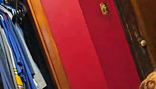 Milf Cougar Fucks Feet Toes Pussy Moans to Orgasm Cum!