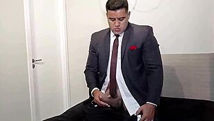 Yuri gaúcho big boss bodybuilder unloads huge cumshot muscular hairy cock handjob