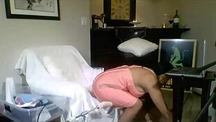 Maxine X rides sybian dildo solo