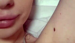 oh man elza's armpits got me worshipping every damn inch so beautiful and sweaty ugh