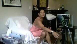 Maxine X rides sybian dildo solo