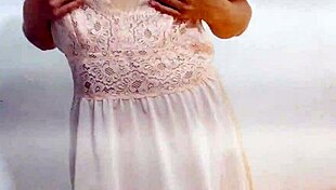 Arab mommy's ass begs for iranian anal pounding all day