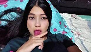 jueputa que rico chupa esta cuca con el juguete mami me moja toda xd red