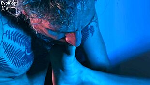 Big Natural Tits Babe Delivers Perfect Footjob with Toe Sucking