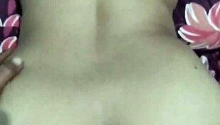 Indonesian vegetable seller craves emotional creampie deep inside