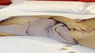 😩 after a long day i got home and rubbed one out to unwind... so relaxing!