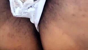 whoa that hairy mature pussy gets licked massaged and toyed outdoors 😘 bucetao prazer!