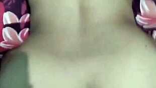 Indonesian vegetable seller craves emotional creampie deep inside