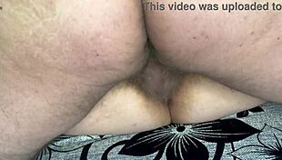Homemade Close-Up Bareback Breeding Creampie in Married Wife's Pussy
