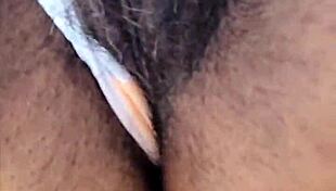 whoa that hairy mature pussy gets licked massaged and toyed outdoors 😘 bucetao prazer!