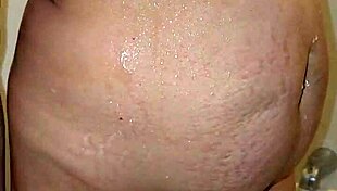 mi amante's tight latina ass tempts me