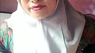 hijab shemale strokes cock in early morning solo