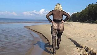 black babe flashing her big tits ass and pussy on the beach in heels 😏🏖️