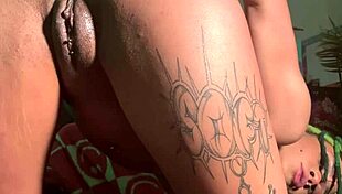 hey wetkittycity's first anal stretch with dildo feels sooo good 😩🍑