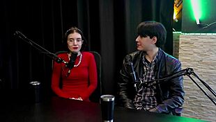 gostosa ler hot e BDSM, gravou com novinho, vazamento chocou, demitida arrogante martina yastrixx SHEER RED