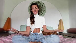 Foreskin Unfolds Secrets Against Circumcised Edge In Roxy Fox Tutorial