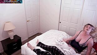 Chubby stepmom shares holiday bed for doggystyle creampie and missionary pounding