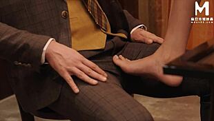 Modelmedia Asia Chinese Style Massage Parlor Features Long-Legged Cheongsam Beauty Footjob Ride