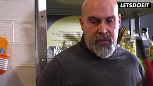 After cleaning, Spanish MILF Medusa fucks hostel guest