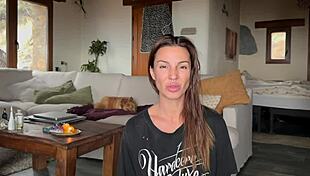 WOW GIRLS SQUIRT HARD FROM INTENSE PUSSY LICKS AND MUFF DIVING!