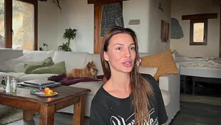 WOW GIRLS SQUIRT HARD FROM INTENSE PUSSY LICKS AND MUFF DIVING!