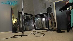 milf housewife vacuums her juicy ass in tight hobble boots fetish