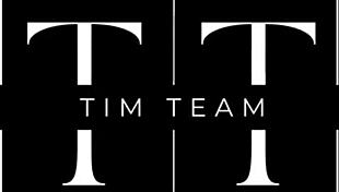 his fingers finger her wet juicy pussy turning her on 4k