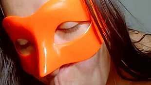 la dueña del bar... uh, hace video especial metiendo dedo en su concha enorme pa' el cliente nuevo... le flipa verga extraña full xred sheer!!